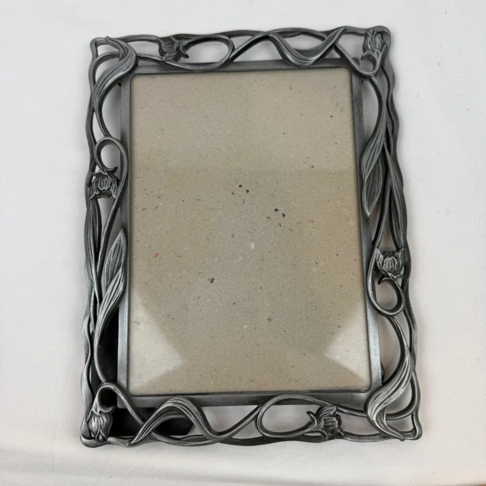 Vintage Y2K Art Nouveau Pewter Tulip Floral 5x7 Picture Frame Silver Tone Metal